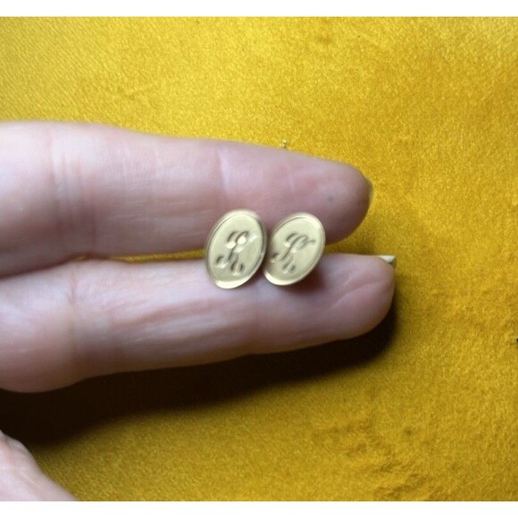 Oval Engraved Initial K Post Earrings 14K Solid Yellow Gold W 14K Backs 1.1 Gram - Picture 9 of 9